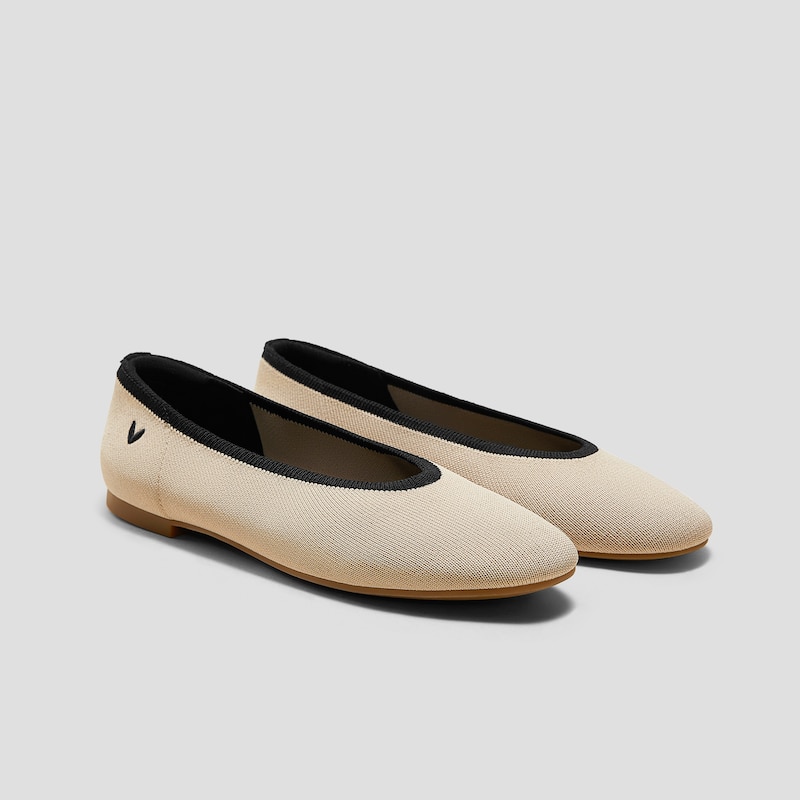 Almond-Toe Nude Flats (Nubia), ALMOND BLACK, EU35 | VIVAIA