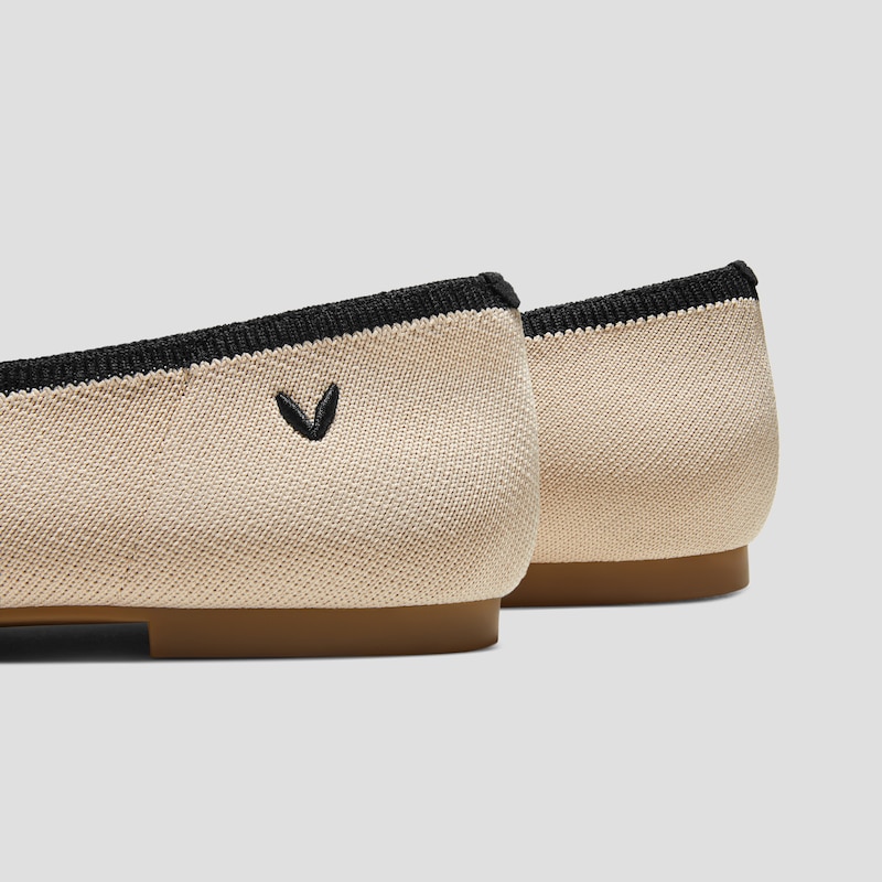 Almond-Toe Nude Flats (Nubia), ALMOND BLACK, EU35 | VIVAIA