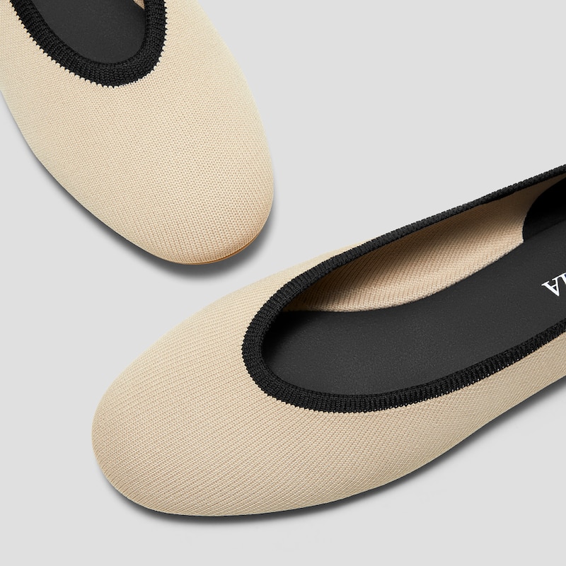 Almond-Toe Nude Flats (Nubia), ALMOND BLACK, EU35 | VIVAIA