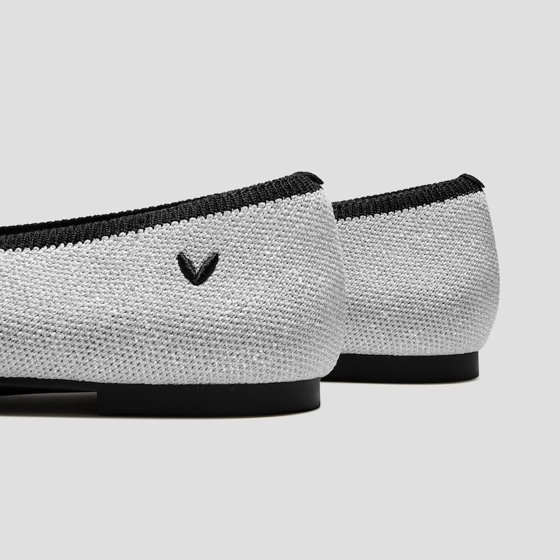 Almond-Toe Pressure-Free Flats (Nubia) + Rhinestone Chain, METALLIC DIAMOND BLACK + SILVER, EU35 | VIVAIA