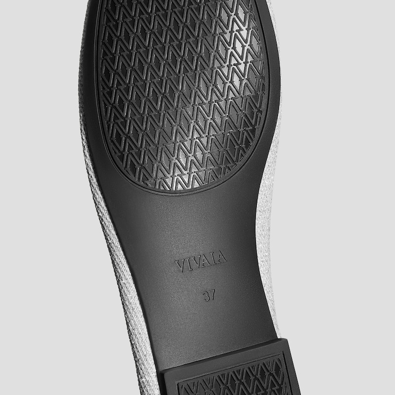 Almond-Toe Pressure-Free Flats (Nubia) + Rhinestone Chain, METALLIC DIAMOND BLACK + SILVER, EU35 | VIVAIA