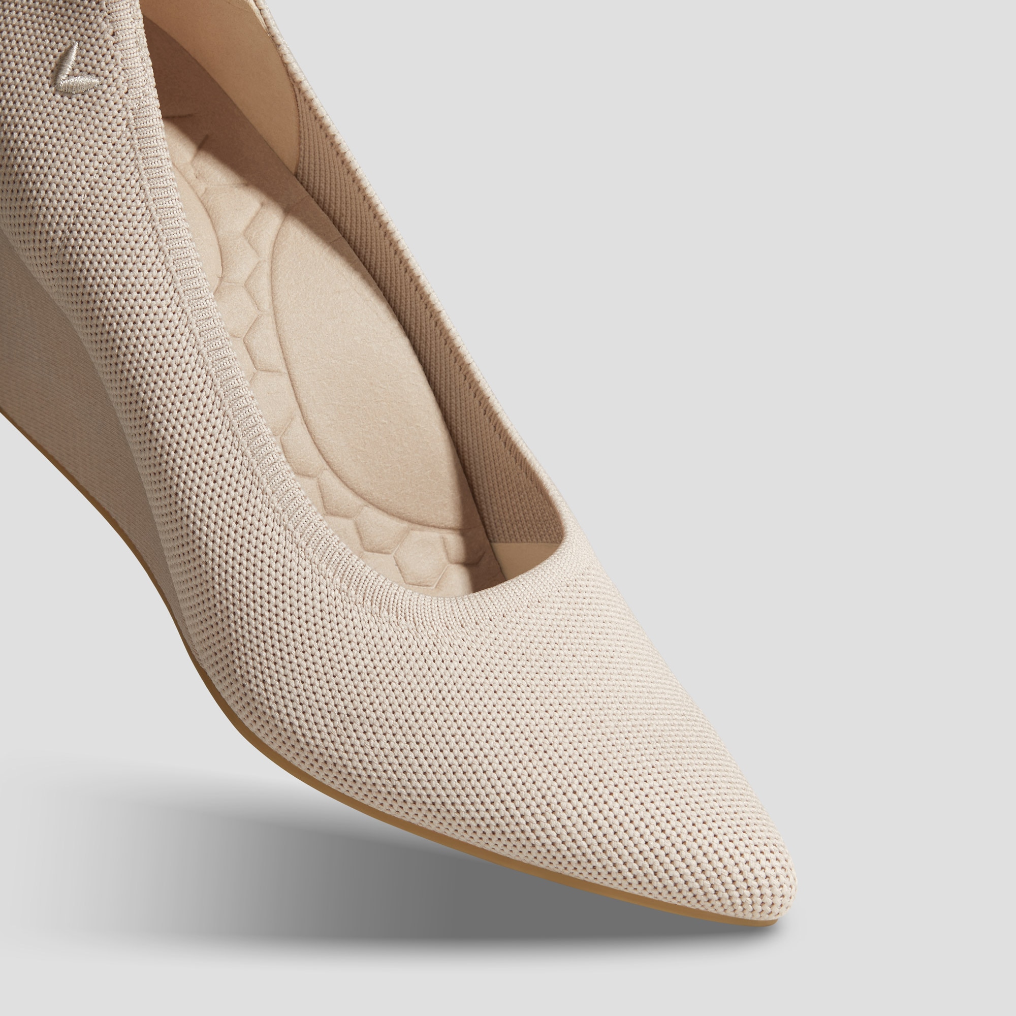 Pointed-Toe Stress FREE Wedge Heels (Deborah), ALMOND, EU35 | VIVAIA