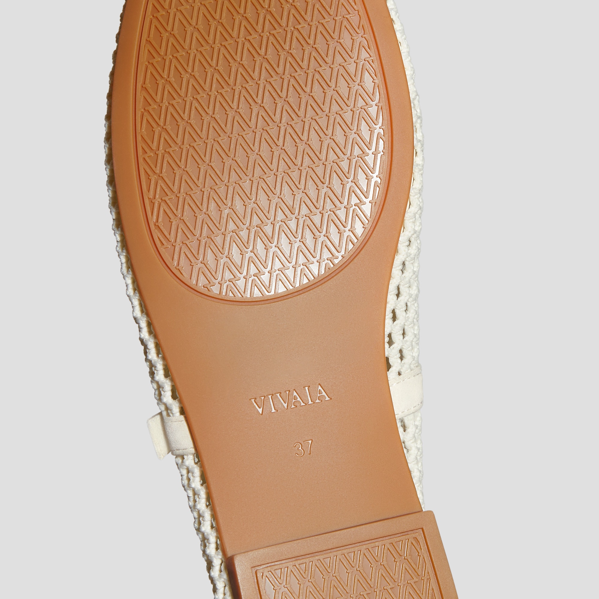 [Nelly] AdaptAll™ アーモンドトゥ フラット クリーム・メッシュ Almond-toe Mary-Jane AdaptAll™(Nelly), CREAM WATER RPT | VIVAIA