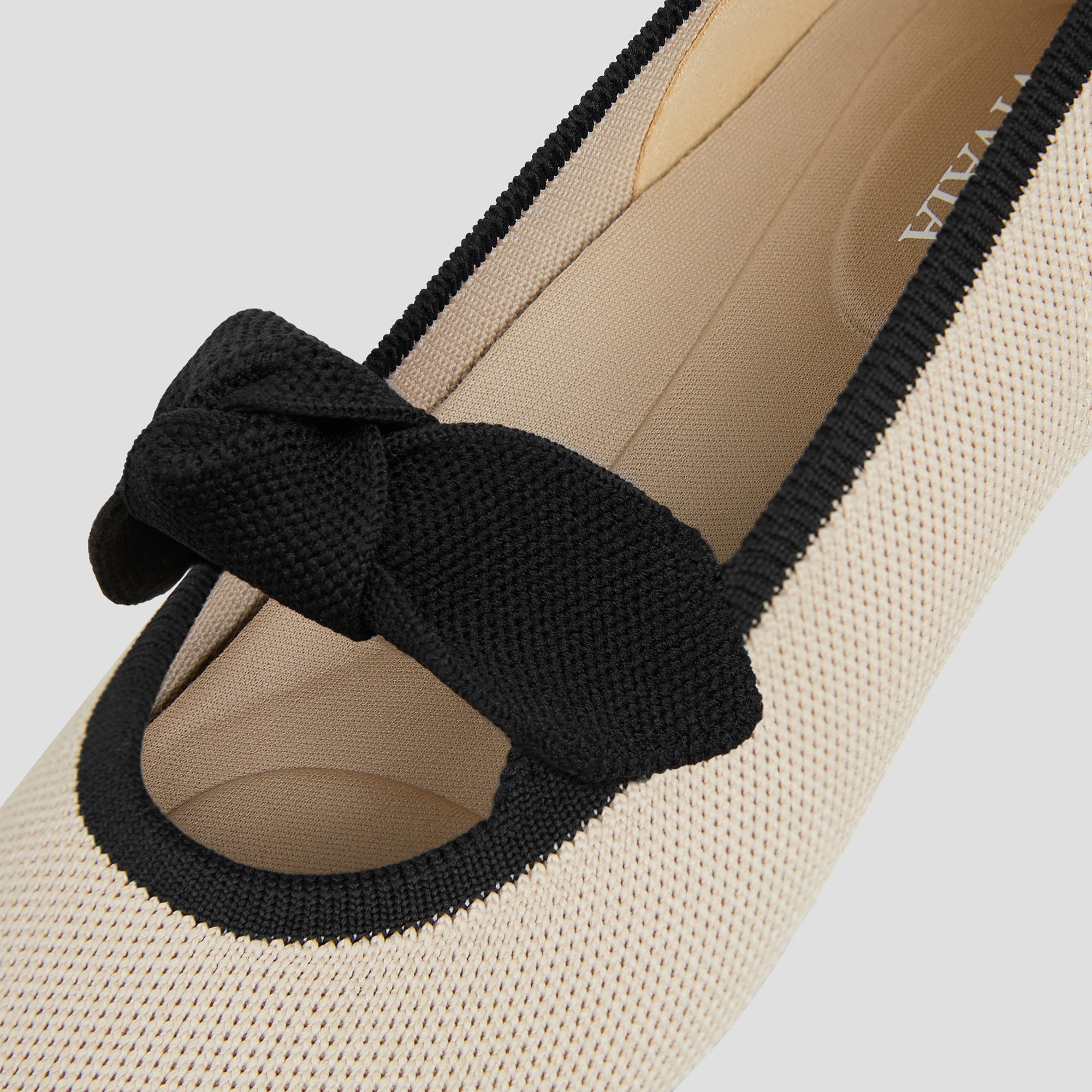 Pointed-Toe Bow Flats (Addriane), ALMOND BLACK, EU35 | VIVAIA