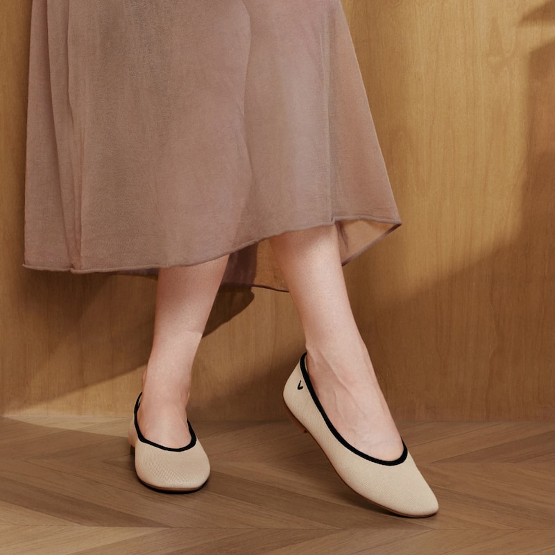 Almond-Toe Nude Flats (Nubia), ALMOND BLACK, EU35 | VIVAIA