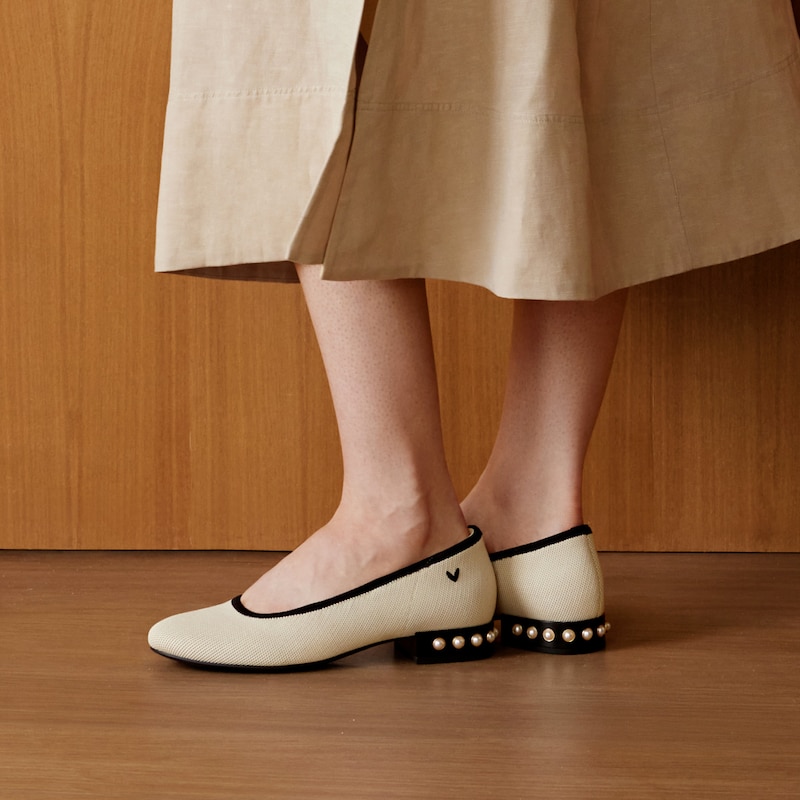 Round-Toe Small Bow Block Heels (Barbara), CREAM IVORY BLACK, EU35 | VIVAIA