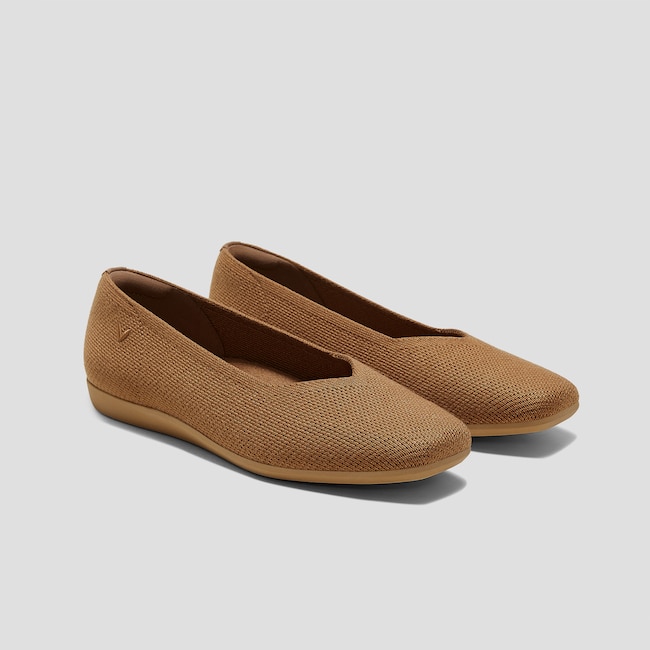 Lightweight Square-Toe V-Cut Flats (Margot Walker)