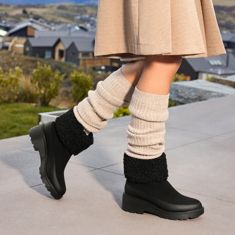 Slouchy Leg Warmers, Oatmilk, M | VIVAIA