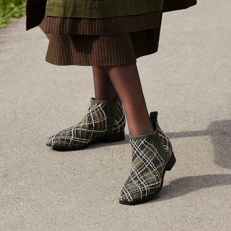 Slip-On Square-Toe Ankle Chelsea Boots (Ryan Slip-On), DARK OLIVE LINED PLAID, EU35 | VIVAIA