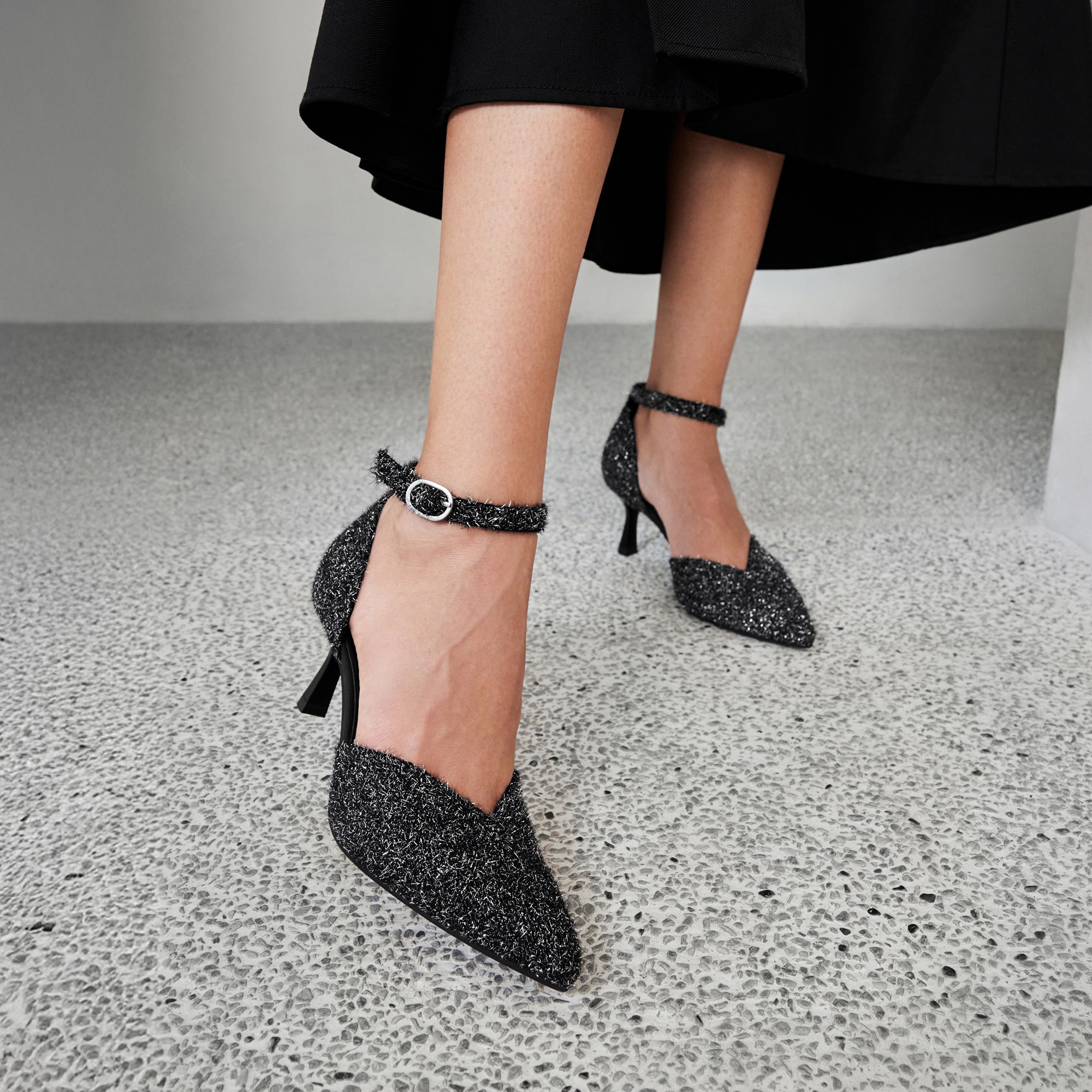 Pointed-Toe Stilettos (Arabella), BLACK SILVER METALLIC, EU35 | VIVAIA