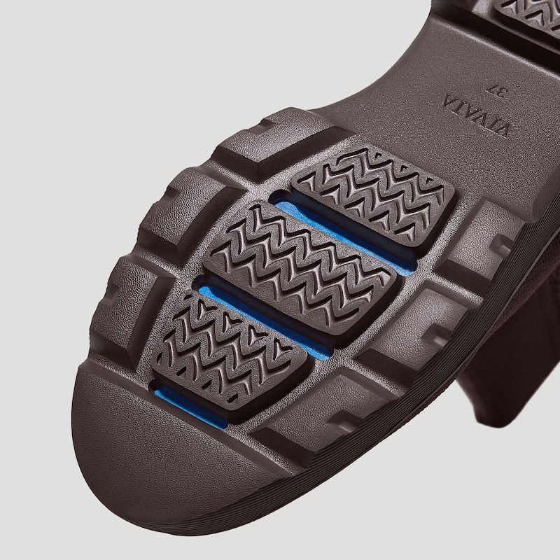 Round-Toe Chunky Platform Travel Boots (Everly), DARK CHOCOLATE, EU42 | VIVAIA