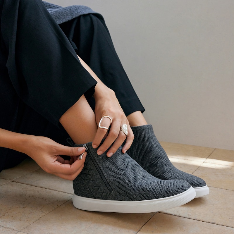 Round-Toe Hidden Wedge Sneakers (Casey), Rich Grey, EU35 | VIVAIA