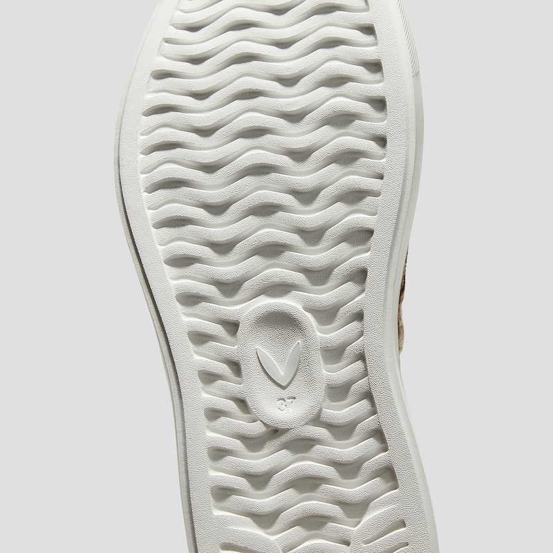 Classic Slip-On Unisex Sneakers (V-Tune), LIGHT ESPRESSO VELVET, EU38 | VIVAIA