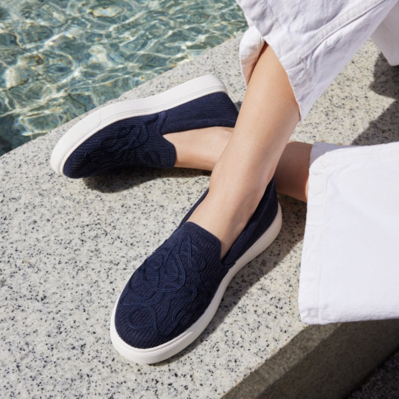 Classic Slip-On Unisex Sneakers (V-Tune), NAVY VELVET, EU38 | VIVAIA