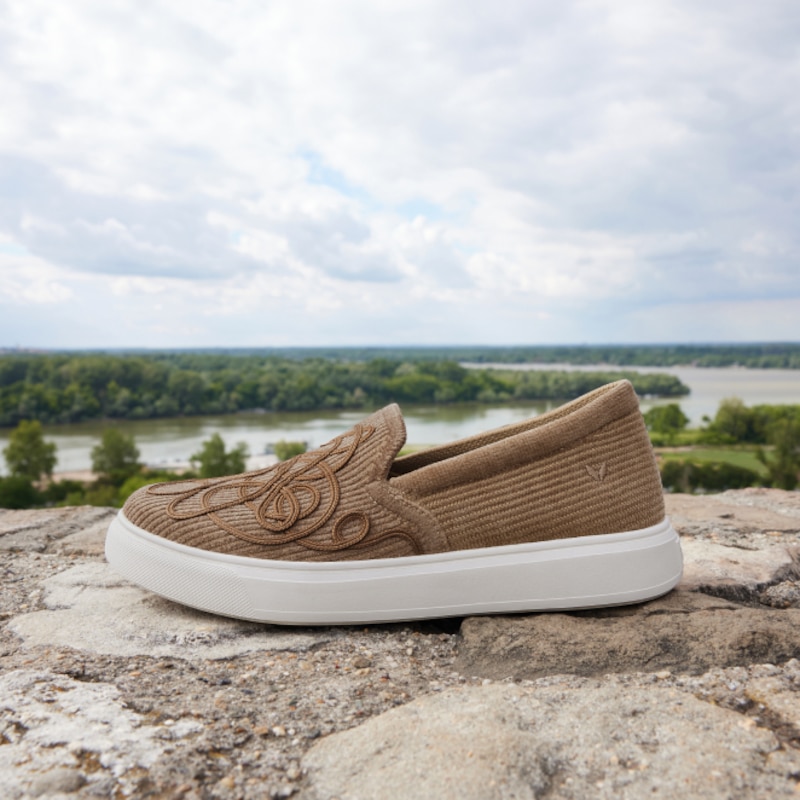 Classic Slip-On Unisex Sneakers (V-Tune), LIGHT ESPRESSO VELVET, EU38 | VIVAIA