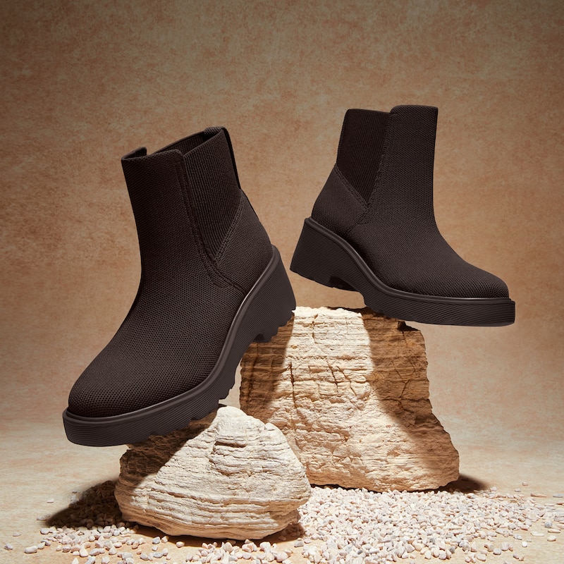 Round-Toe Chunky Platform Travel Boots (Everly), DARK CHOCOLATE, EU42 | VIVAIA