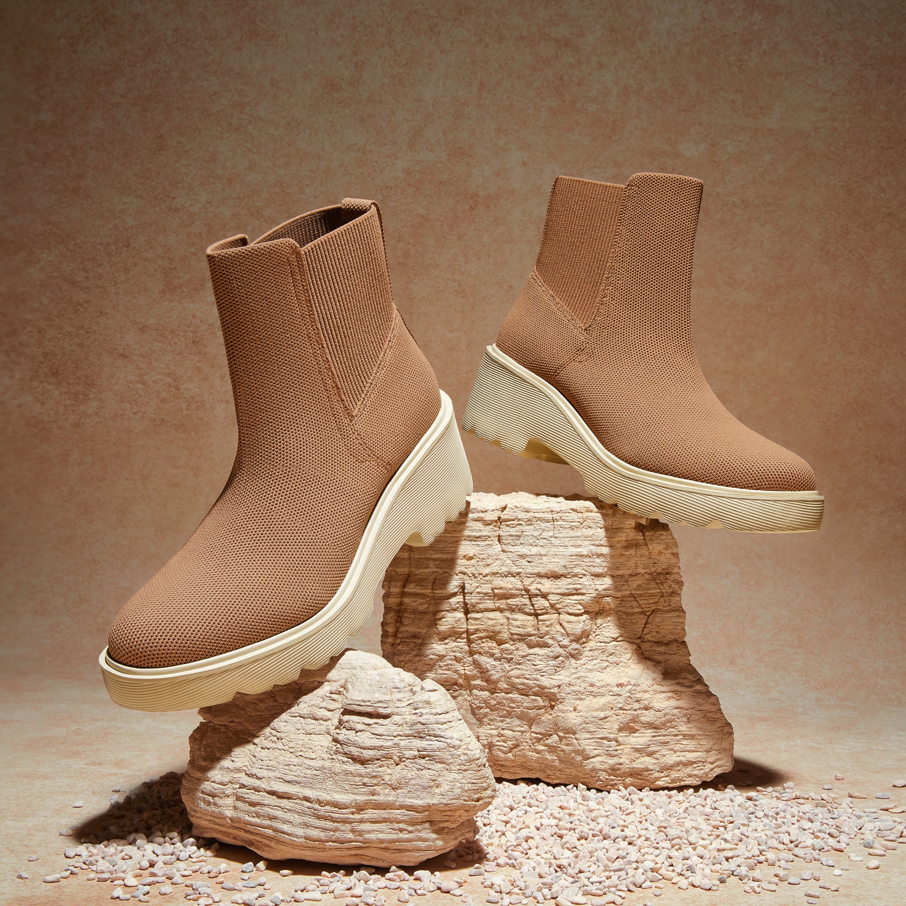 Round-Toe Chunky Platform Travel Boots (Everly), BROWN, EU35 | VIVAIA