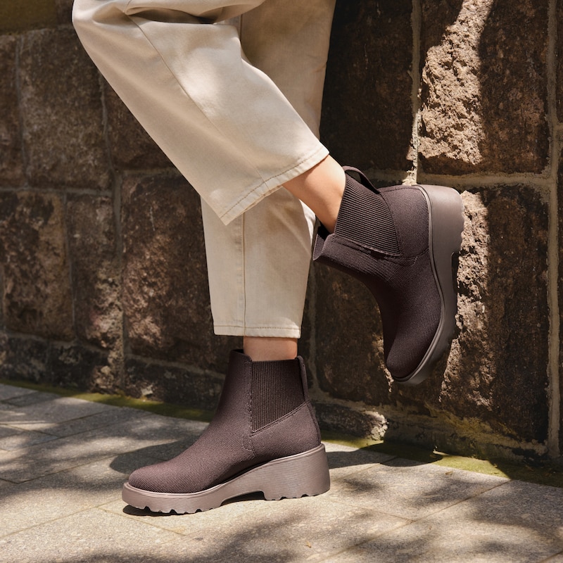 Round-Toe Chunky Platform Travel Boots (Everly), DARK CHOCOLATE, EU42 | VIVAIA