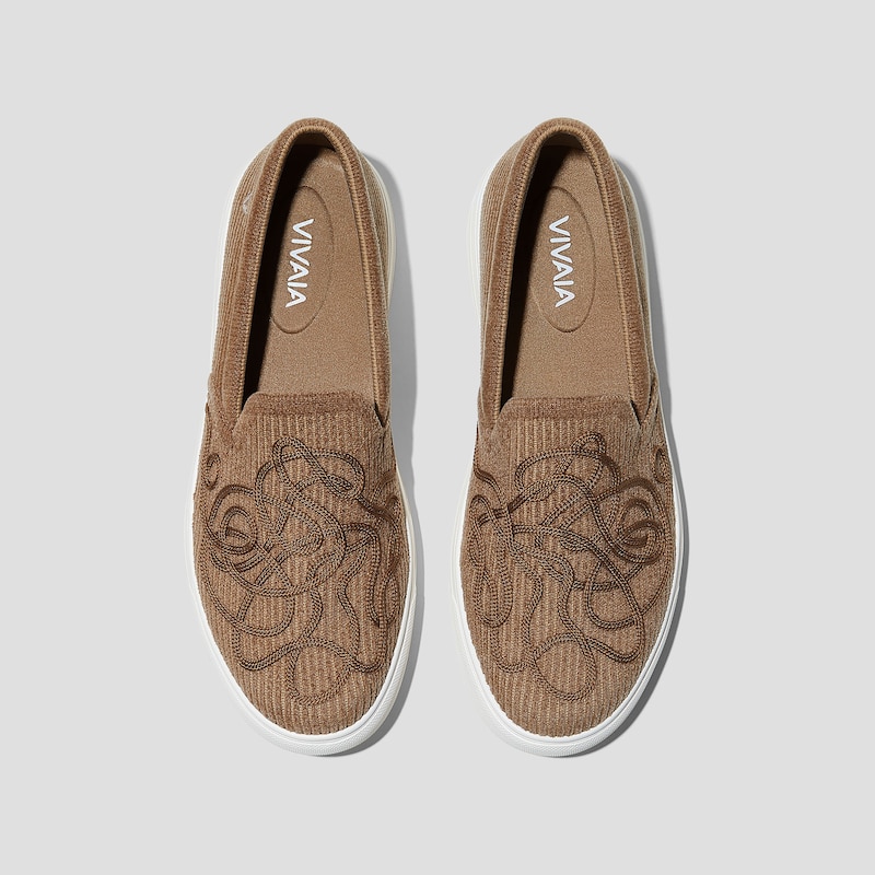 Classic Slip-On Unisex Sneakers (V-Tune), LIGHT ESPRESSO VELVET, EU38 | VIVAIA