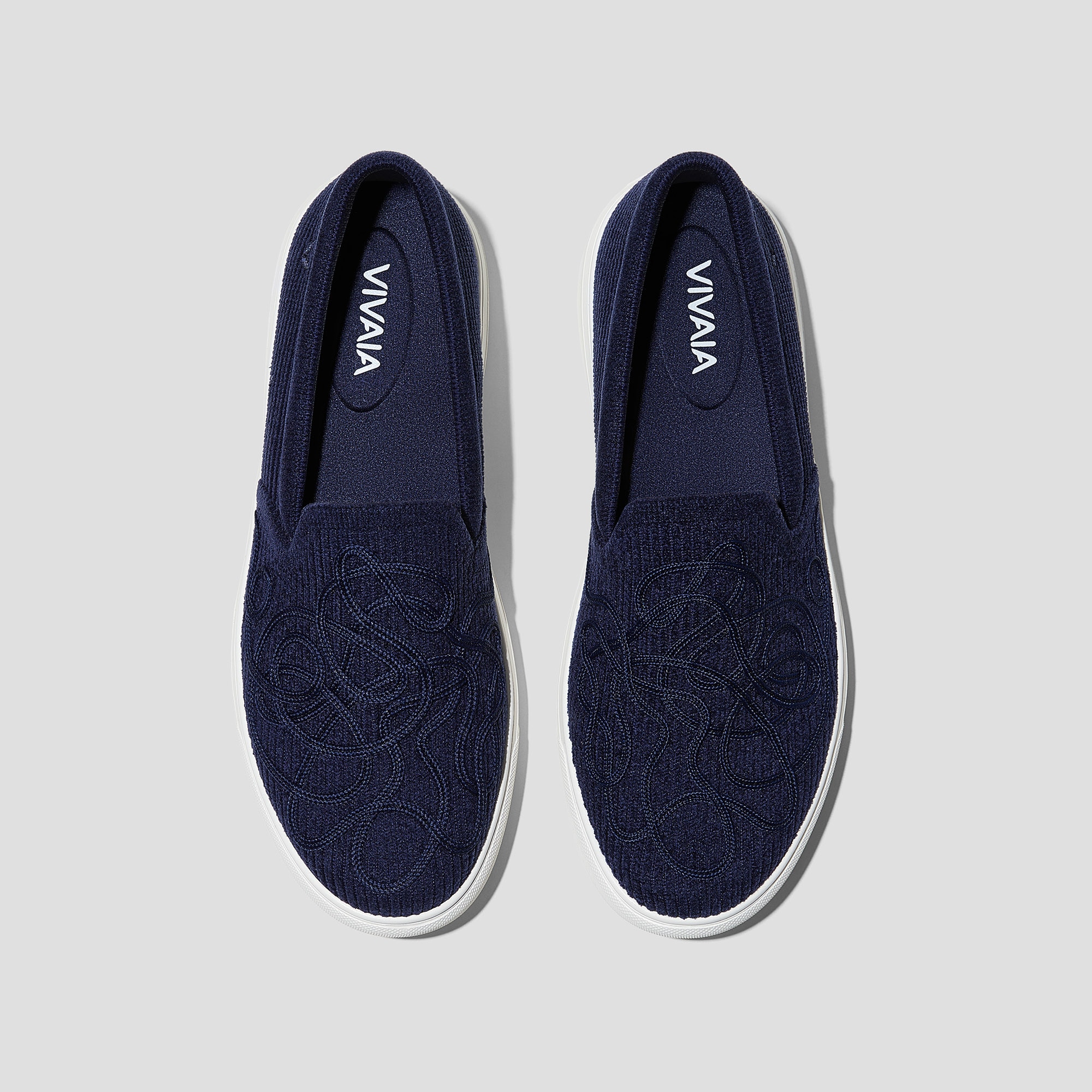 Classic Slip-On Unisex Sneakers (V-Tune), NAVY VELVET, EU40 | VIVAIA