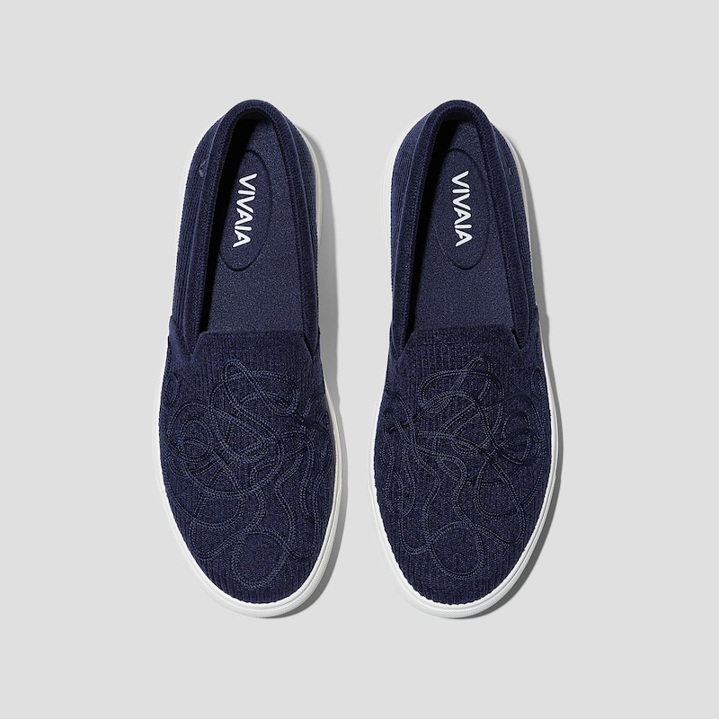 Classic Slip-On Unisex Sneakers (V-Tune), NAVY VELVET, EU38 | VIVAIA
