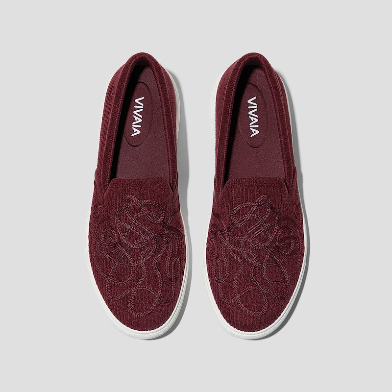 Classic Slip-On Unisex Sneakers (V-Tune), BURGUNDY VELVET, EU39 | VIVAIA