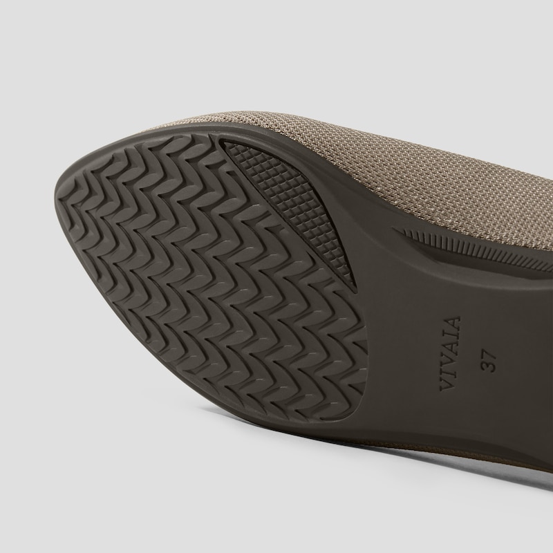 Pointed-Toe Dual-Cushion City Flats (Ecostitch™️ Flat Pro), TAUPE, EU39 | VIVAIA
