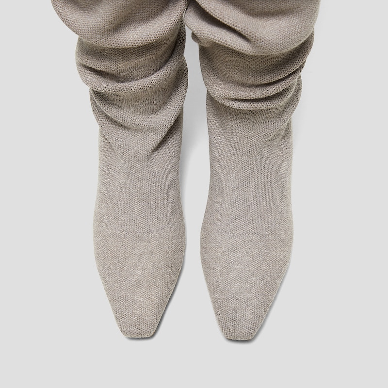 Mini Square-Toe Slouchy Knee-High Kitten Heel Boots (Rumi), OATMILK WOOL, EU38 | VIVAIA