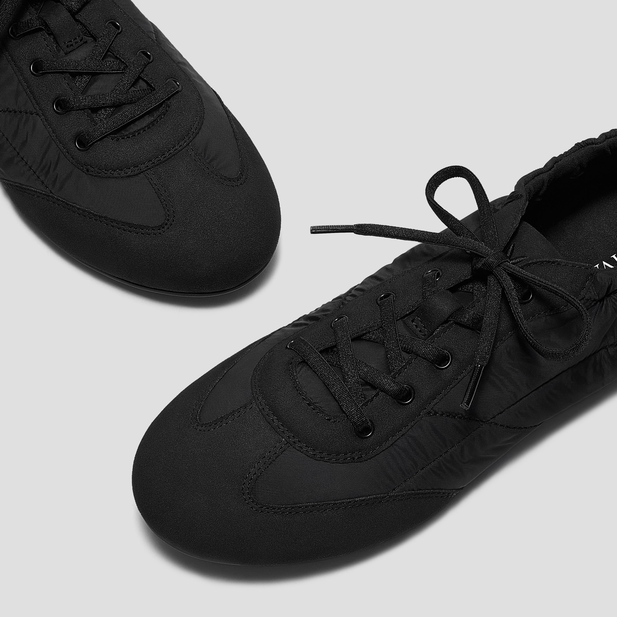 Jogger Re-Nylon Sneakerina (Yancy), Black, EU35 | VIVAIA