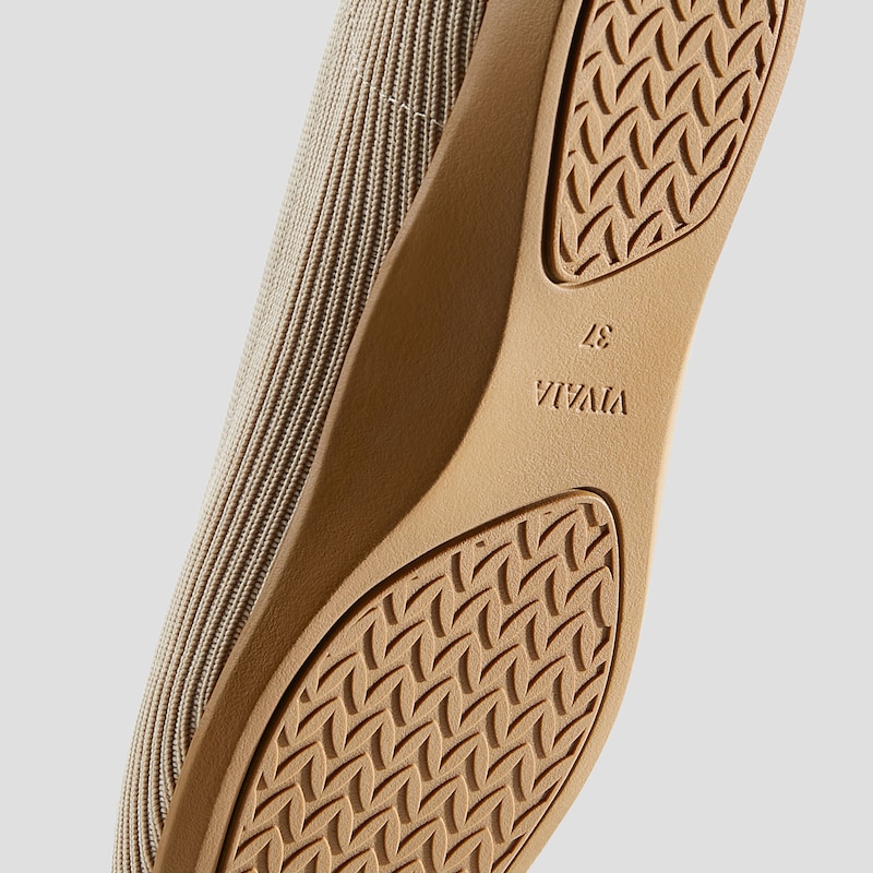 Lightweight Square-Toe V-Cut Flats (Margot Walker), ALMOND WATER REPELLENT, EU35 | VIVAIA