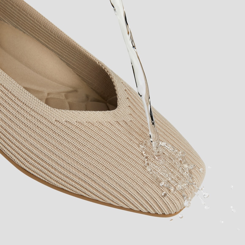 Lightweight Square-Toe V-Cut Flats (Margot Walker), ALMOND WATER REPELLENT, EU35 | VIVAIA