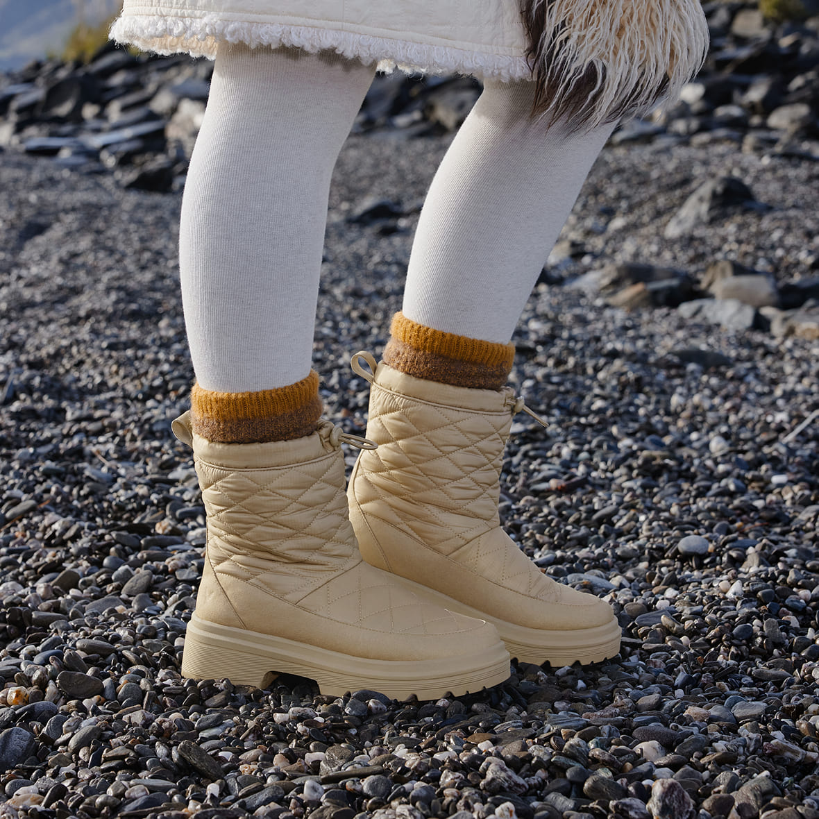 VIVALA Theo 防水 PufferTherm ミドルブーツ Quilted Waterproof PufferTherm Warm Boots (Theo), DESERT WATER PRF