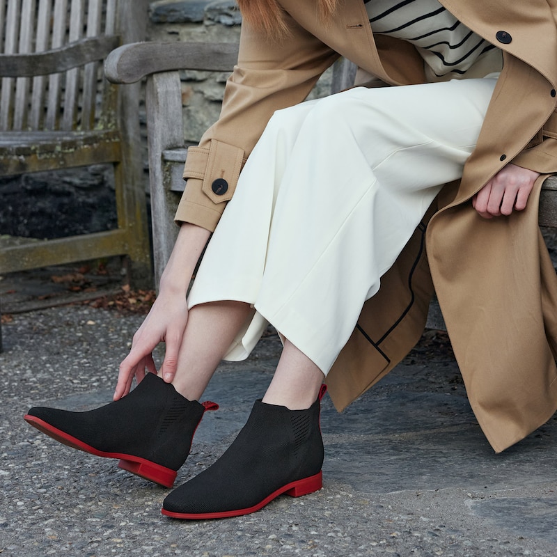 Square-Toe Slip-On Chelsea Boots (Ryan Slip-On), BLACK RUBY RED, EU39 | VIVAIA