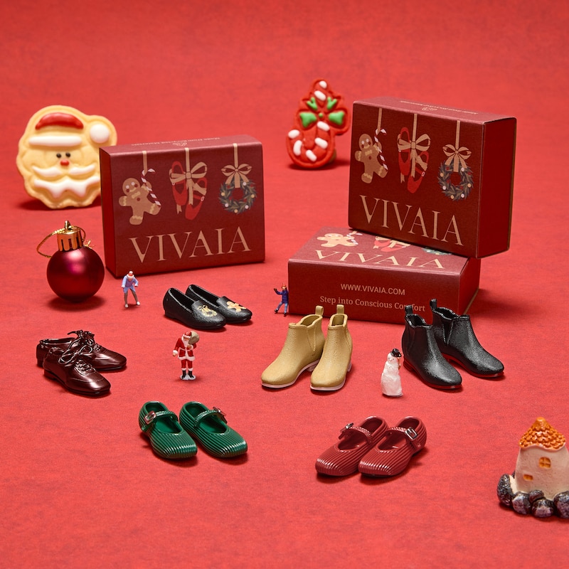 Audrey Fridge Magnet, black - gingerbread man, one-size | VIVAIA