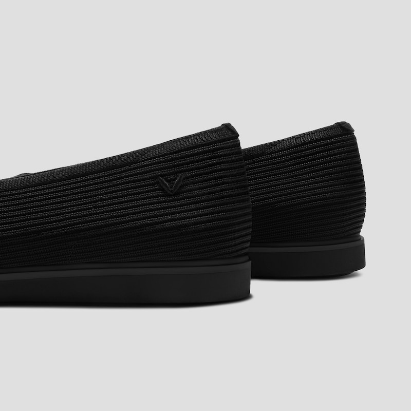 Square-Toe All-Day Standing Flats (Mabel), SOLID BLACK WATER RPT, EU35 | VIVAIA