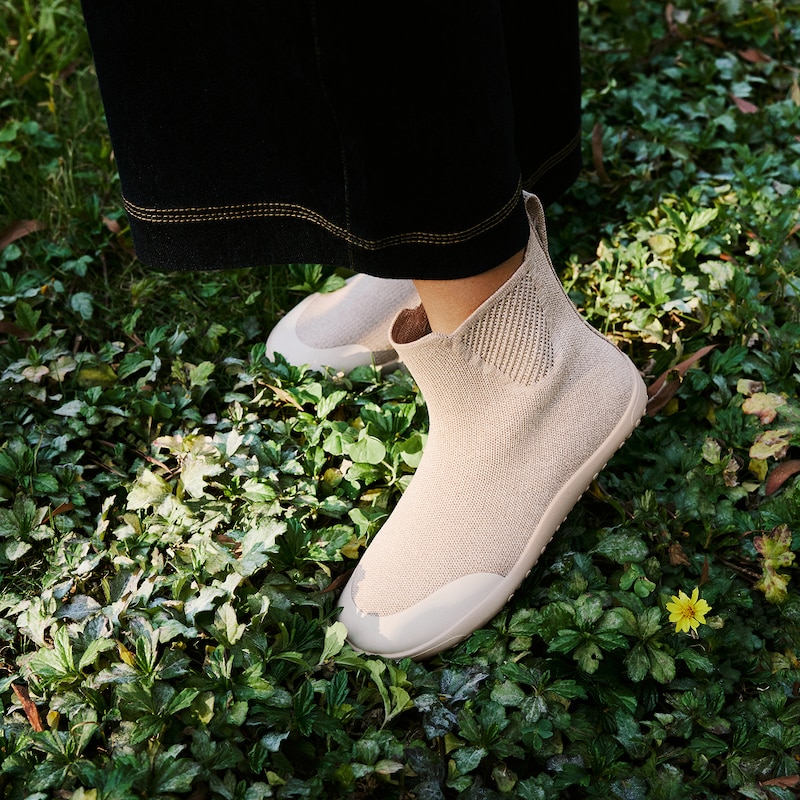 Round-Toe Barefoot Sneakers (Milo), OATMILK WATER RPT, EU35 | VIVAIA