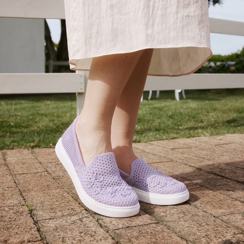Classic Slip-On Unisex Sneakers (V-Tune), LIGHT. VIOLET MESH, EU39 | VIVAIA