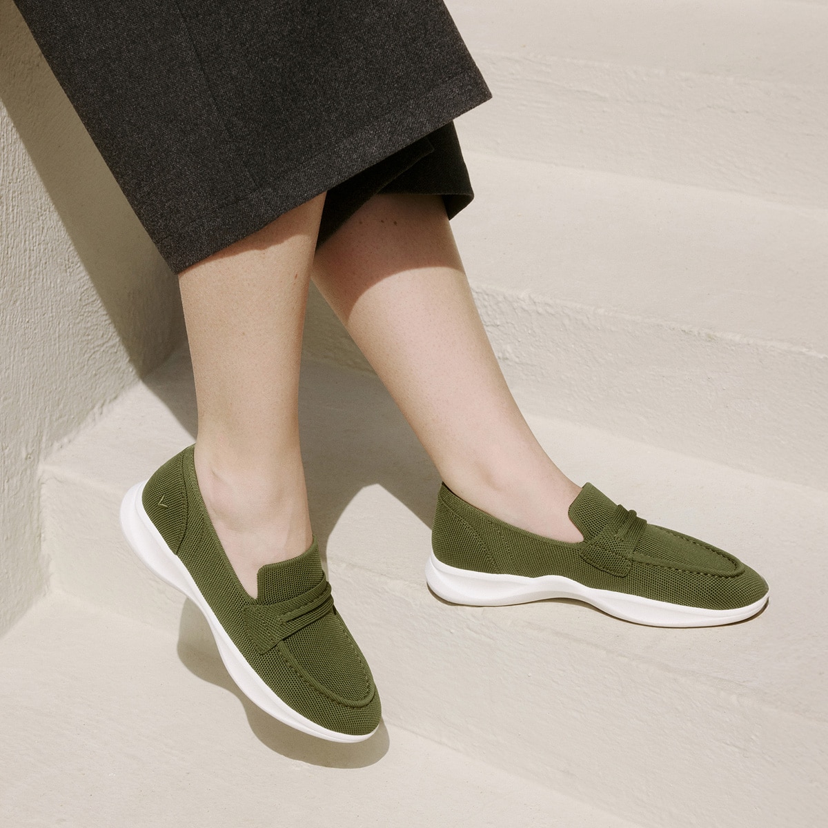 Walker Pro Hybrid Penny Loafers (Ivana), OLIVE DRAB, EU35 | VIVAIA