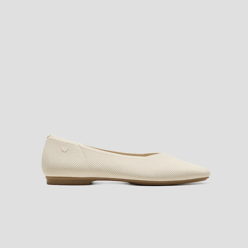 Square-Toe Margot™ V-Cut Flats (Margot™ 3.0), CREAM IVORY, EU38 | VIVAIA