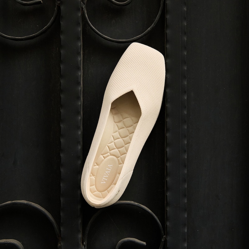 Square-Toe Margot™ V-Cut Flats (Margot™ 3.0), CREAM IVORY, EU38 | VIVAIA