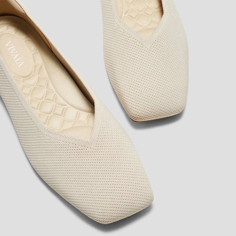Square-Toe Margot™ V-Cut Flats (Margot™ 3.0), CREAM IVORY, EU38 | VIVAIA