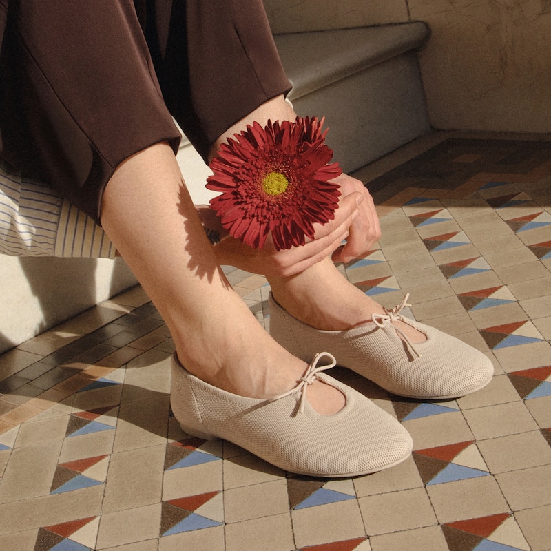 Round-Toe Lace-up Flats (Camora), ALMOND, EU35 | VIVAIA