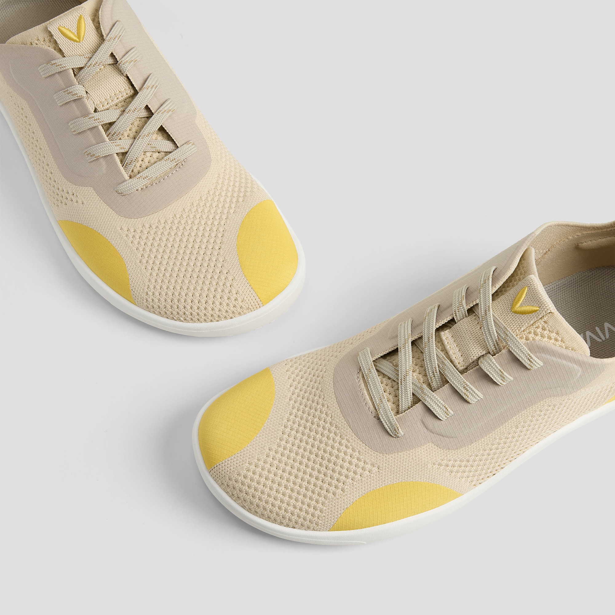 Wide Toe Box Barefoot Sneaker (Maven), PALE IVORY, EU35 | VIVAIA