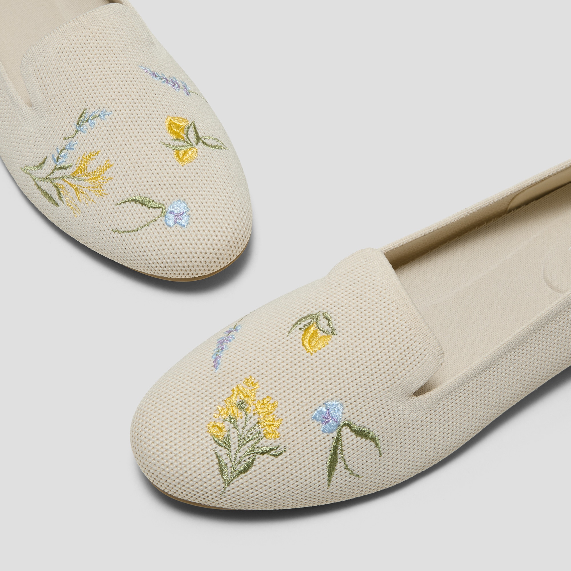 Healing Garden | Round-Toe Embroidered Loafers (Audrey), PALE