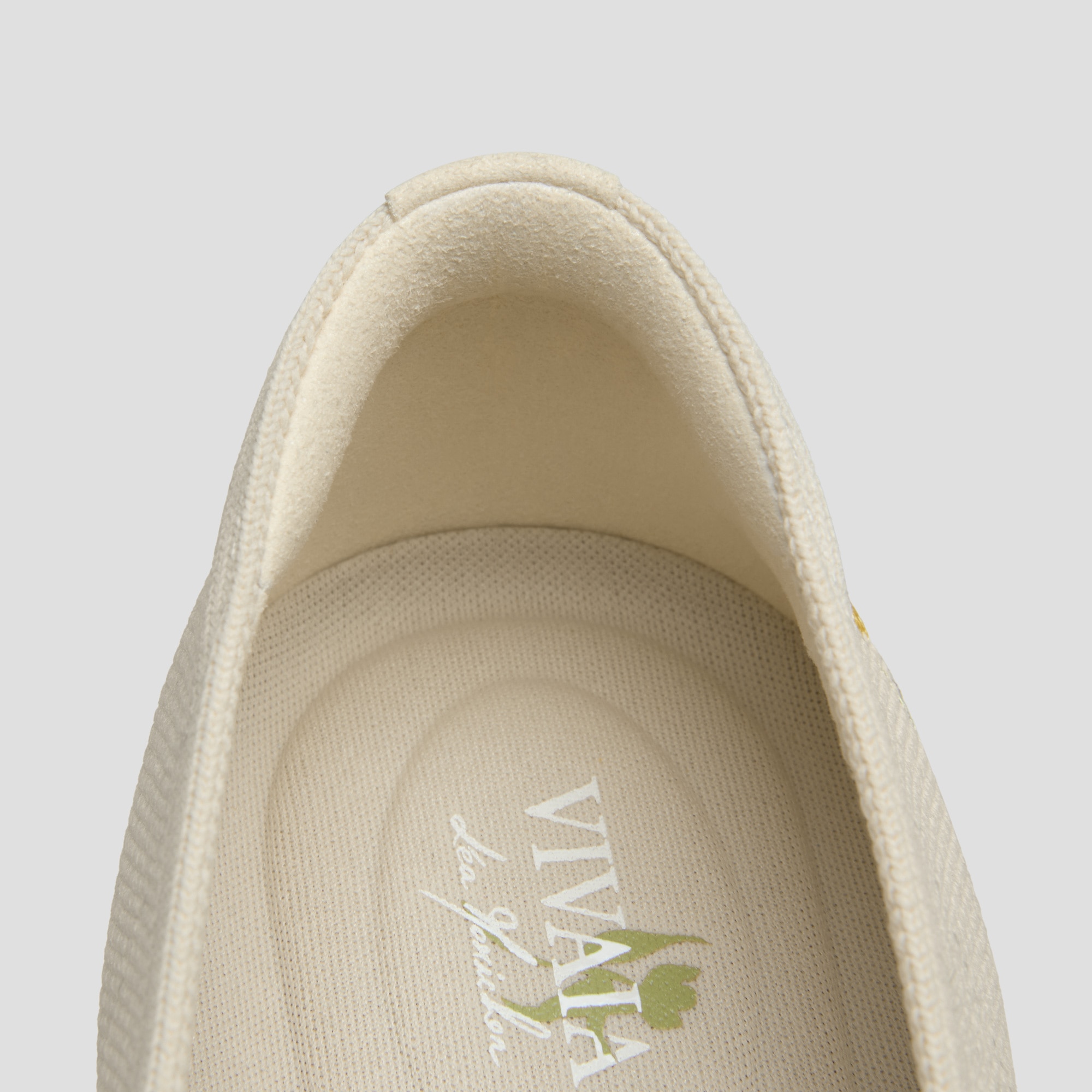 Healing Garden | Round-Toe Embroidered Loafers (Audrey), PALE