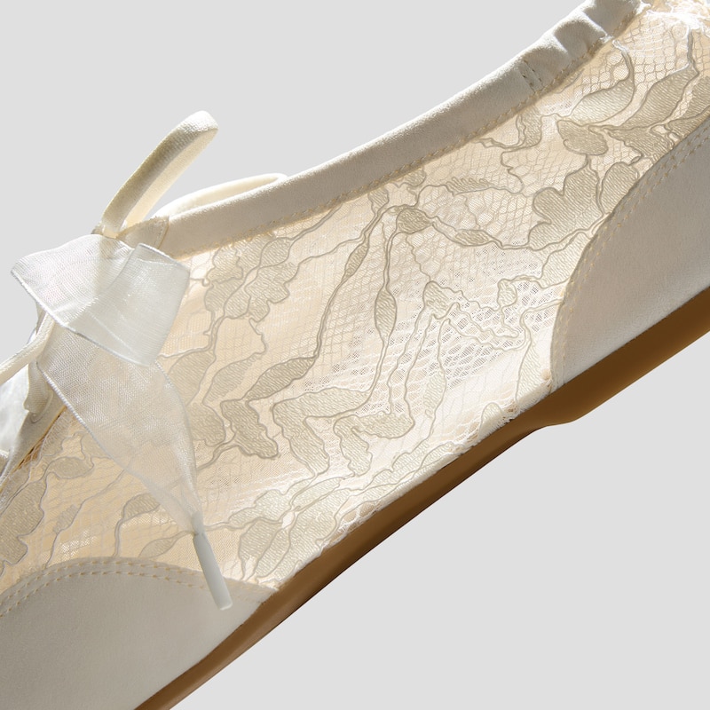 Square-Toe Lace-Up Sneakerinas (Cristina), CREAM LACE, EU35 | VIVAIA