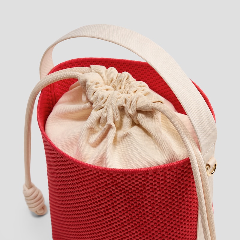 The Bucket Tote (Farreh), CHERRY RED MESH, one-size | VIVAIA