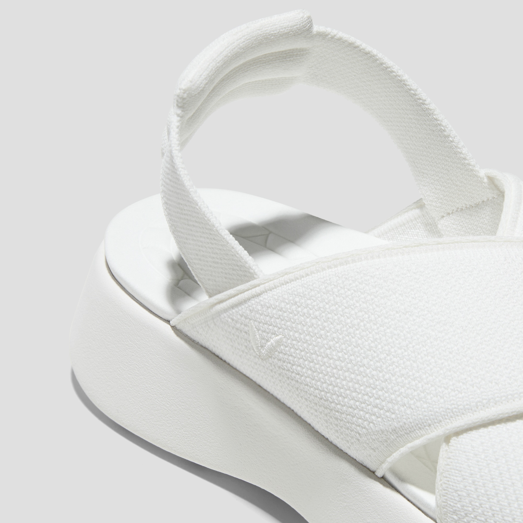 Elastic Back Strap Walker Sandals (Kara 2.0), White, EU35 | VIVAIA