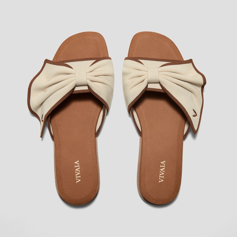Square-Toe Bow Sandals (Dorothy), Ivory & Dark Caramel, EU39 | VIVAIA
