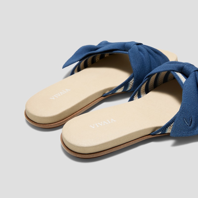 Square-Toe Bow Sandals (Dorothy), Pale Aprico & Vintage Interlocking, EU39 | VIVAIA